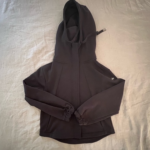 ALO Yoga Jackets & Blazers - EUC Alo Yoga Jacket
